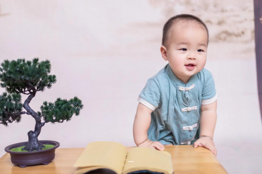 明港宝宝爱吐奶是什么原因