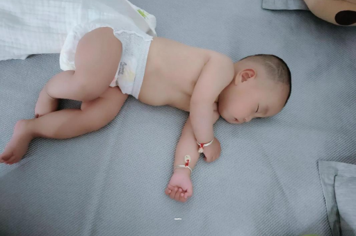 明港宝宝胳膊上起红疙瘩 明港宝宝胳膊上起红疙瘩