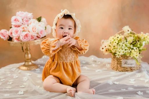 明港宝宝吐舌头怎么回事